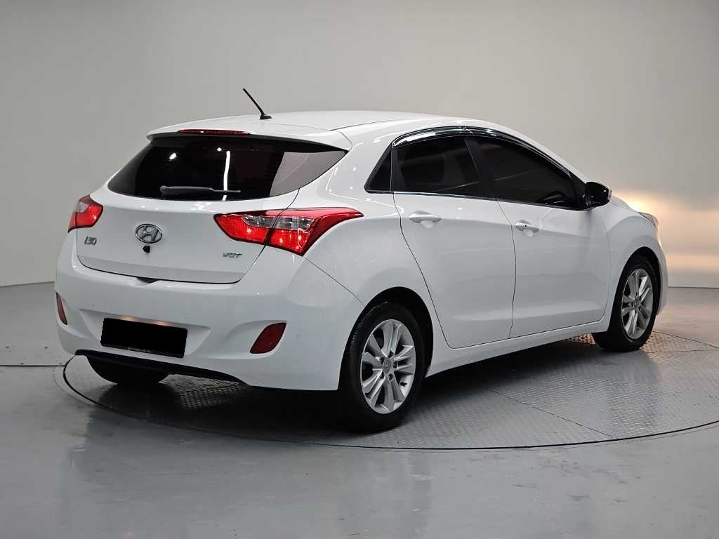 Hyundai i30 — photo 04