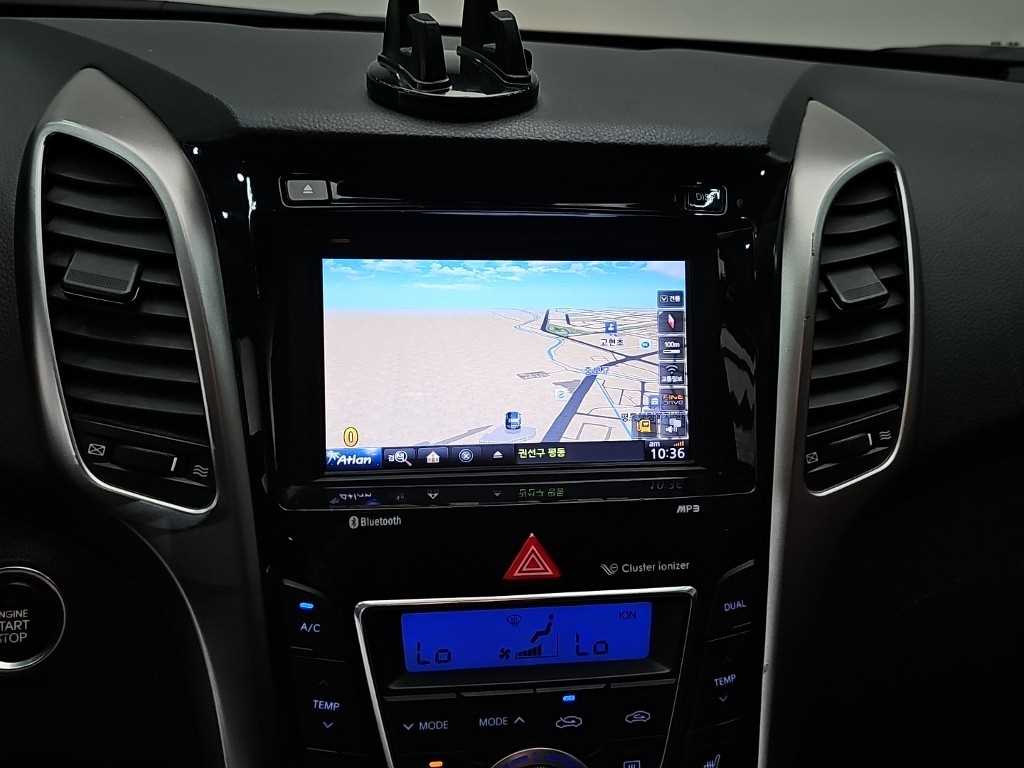 Hyundai i30 — photo 13