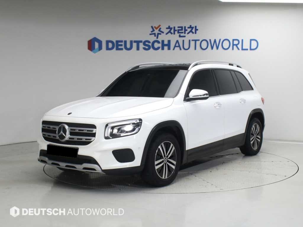 Mercedes-Benz GLB-Class — photo 01