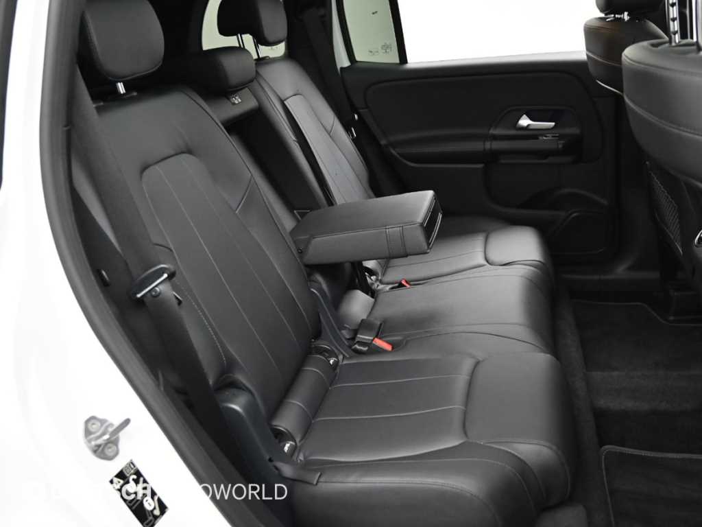 Mercedes-Benz GLB-Class — photo 12