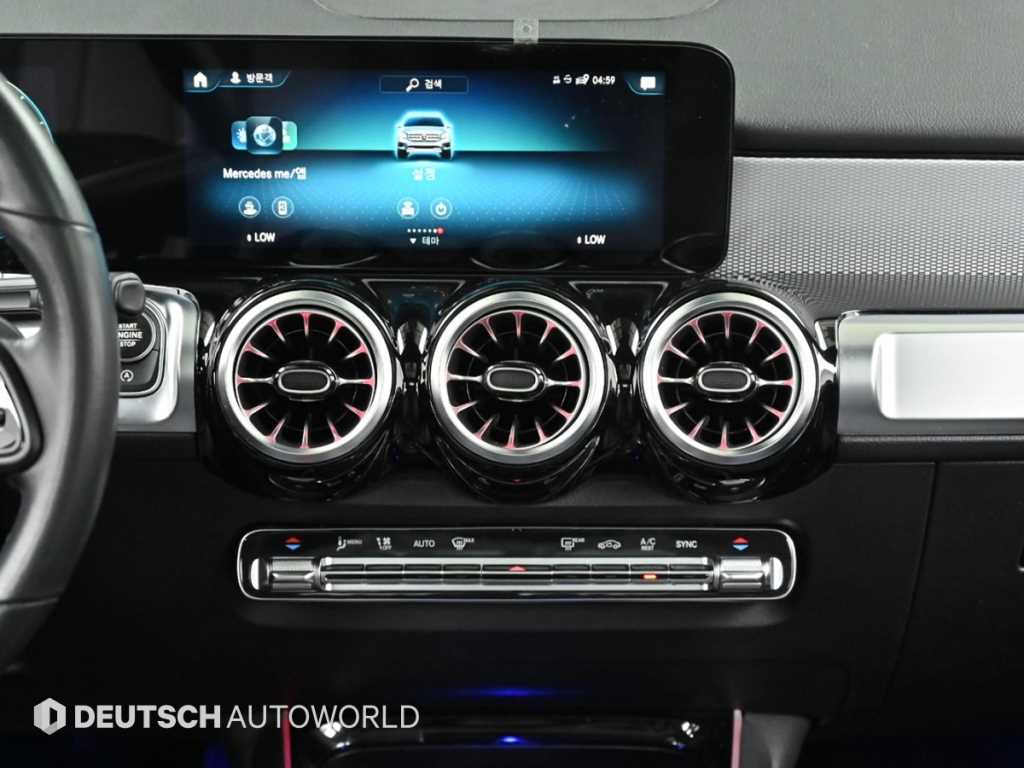 Mercedes-Benz GLB-Class — photo 14