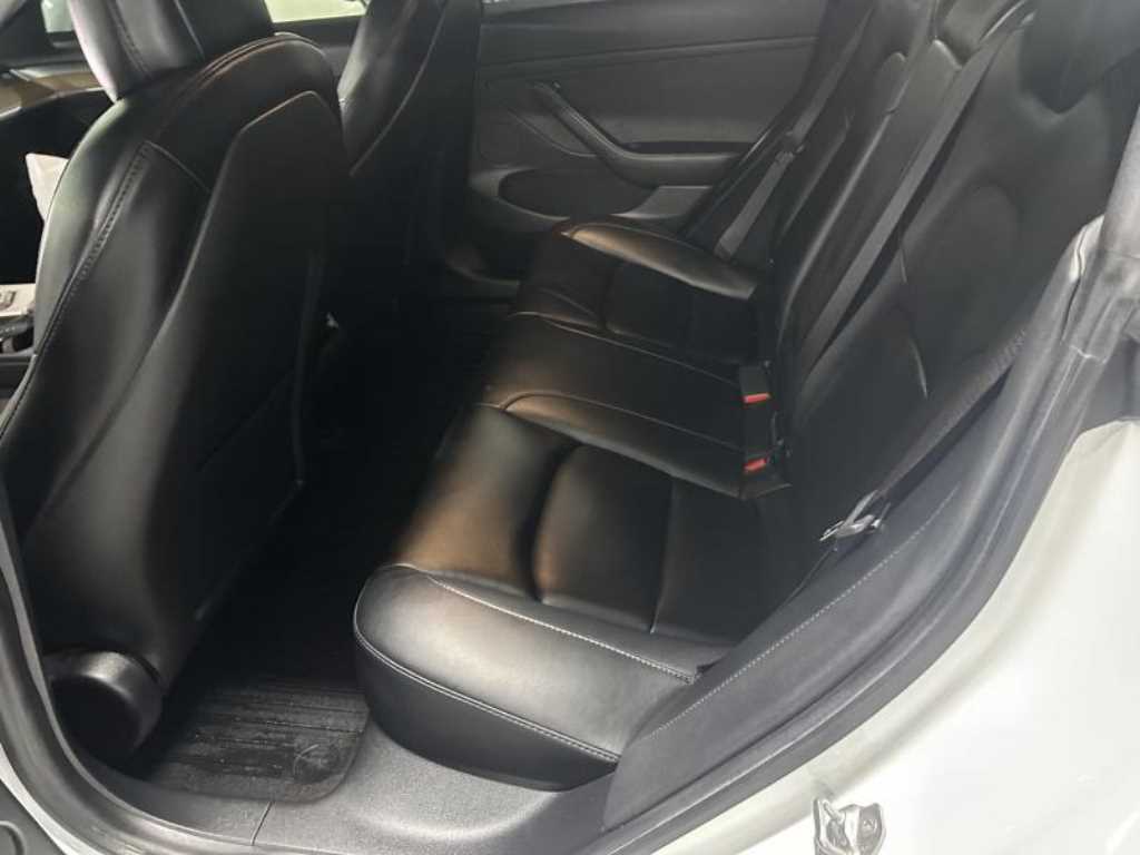 Tesla Model 3 — photo 10