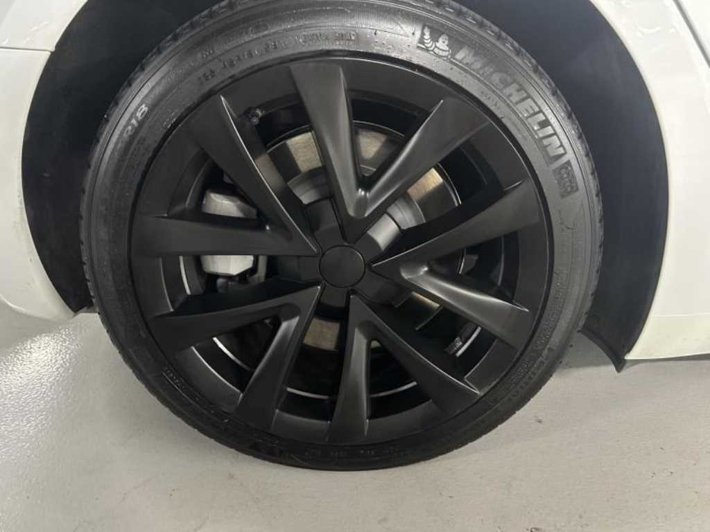 Tesla Model 3 — photo 20