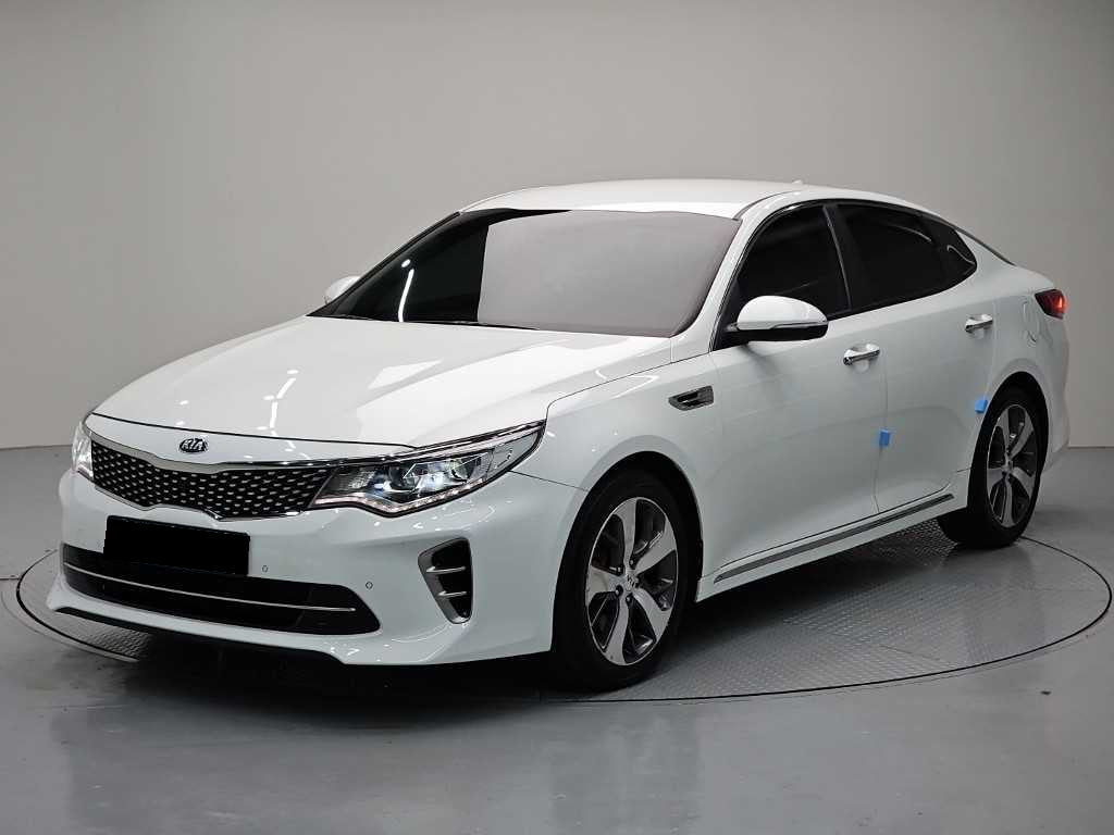 Kia K5 — photo 01