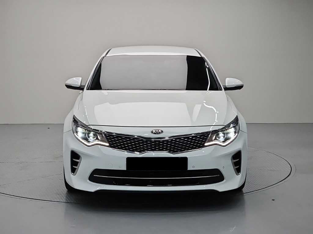 Kia K5 — photo 02