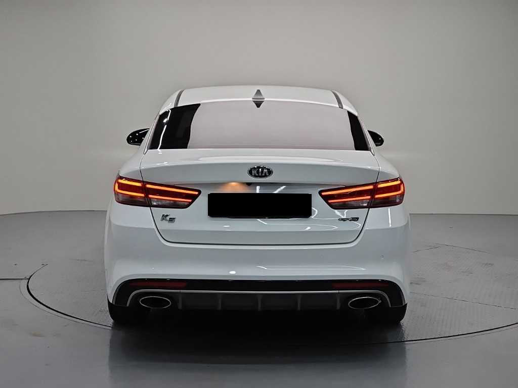 Kia K5 — photo 03