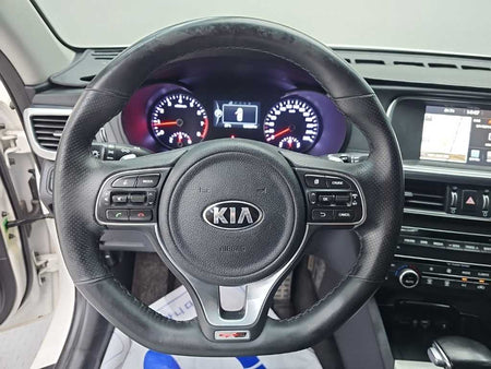 Kia K5 — photo 09