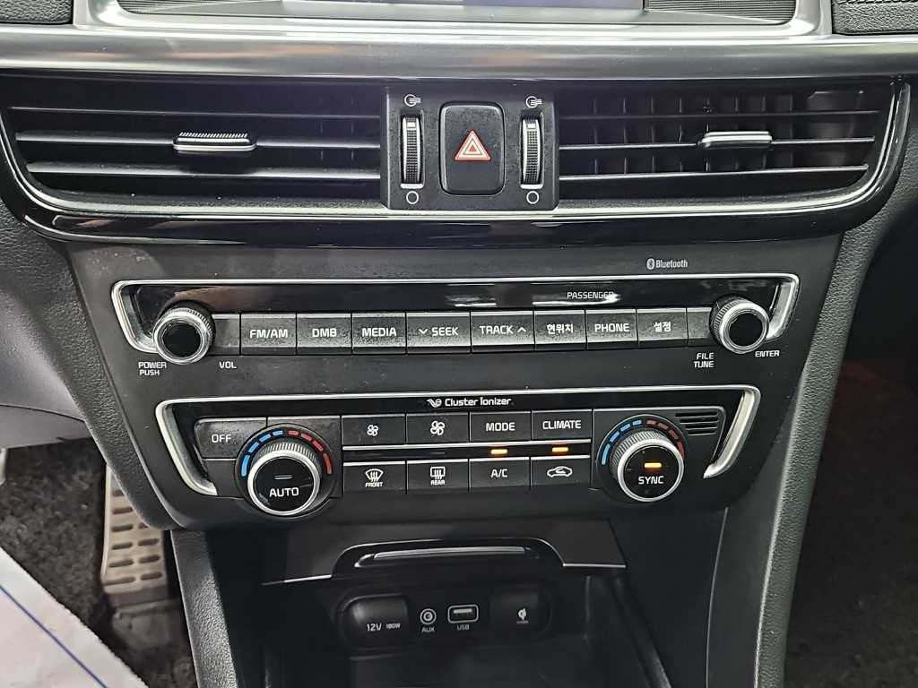 Kia K5 — photo 10