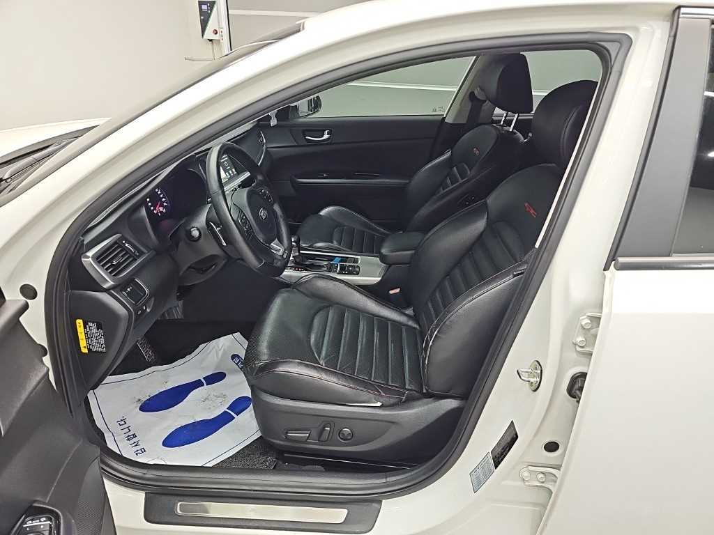 Kia K5 — photo 11