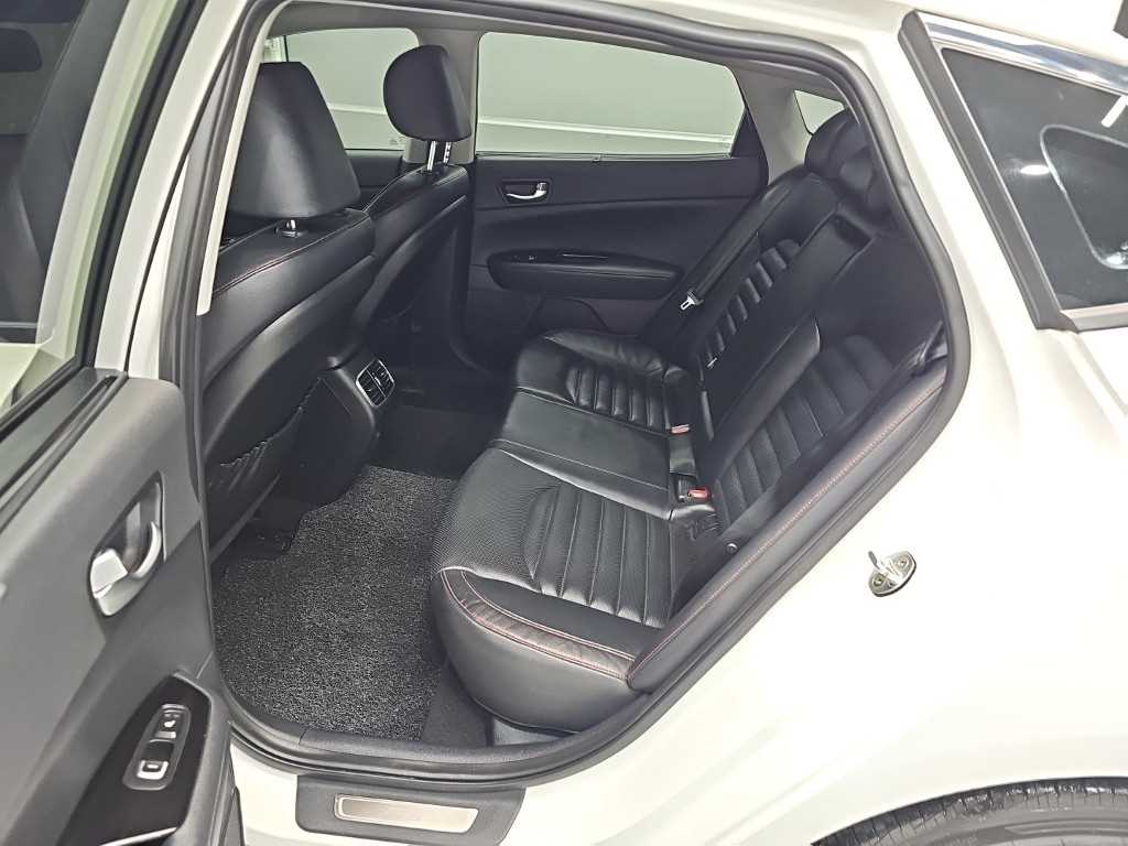 Kia K5 — photo 12