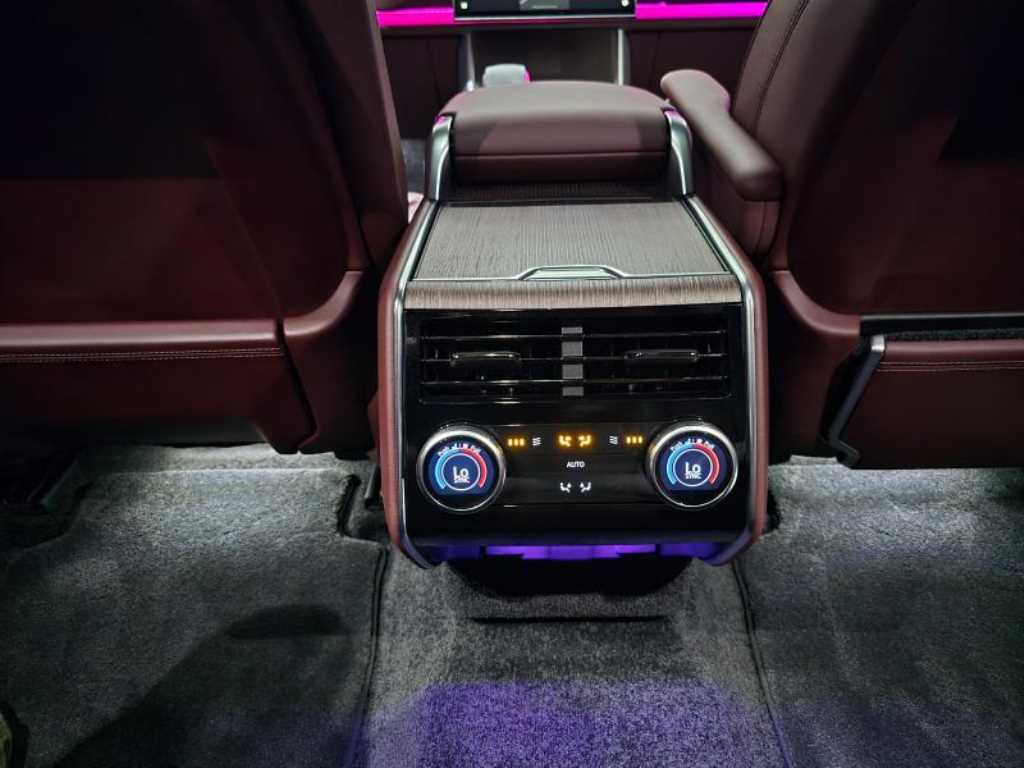 Land Rover Range Rover — photo 13