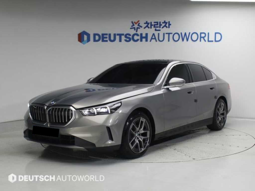 BMW 5-Series — photo 02