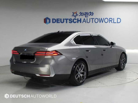 BMW 5-Series — photo 03