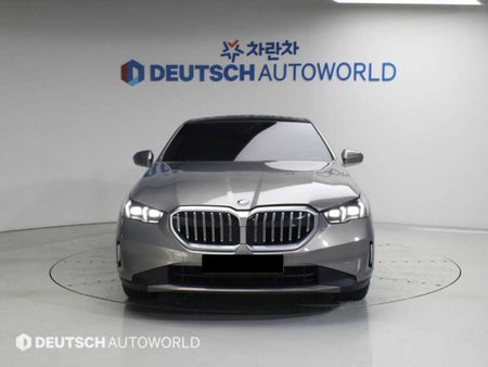 BMW 5-Series — photo 04