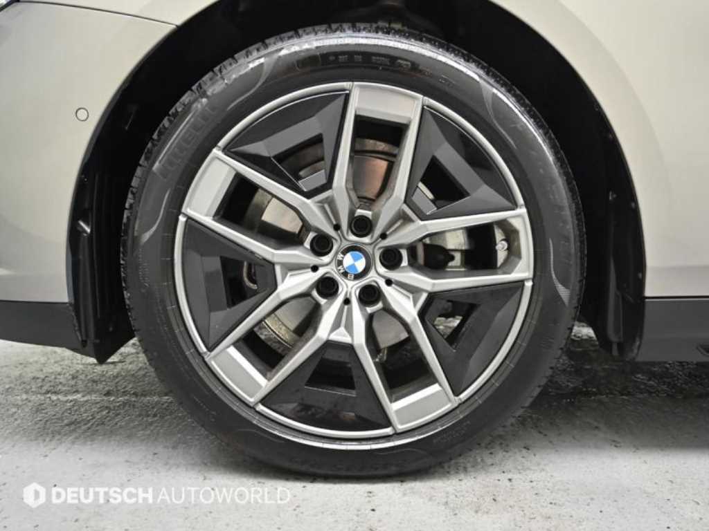 BMW 5-Series — photo 06