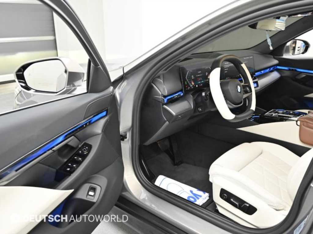 BMW 5-Series — photo 11