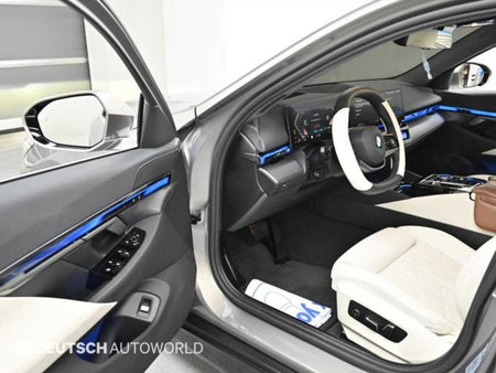 BMW 5-Series — photo 11