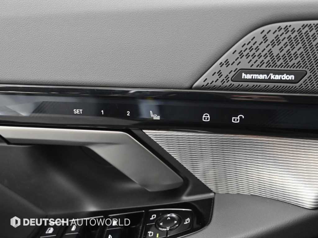 BMW 5-Series — photo 09