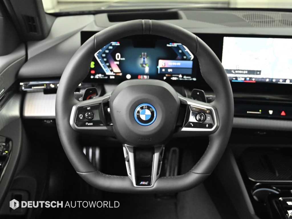 BMW 5-Series — photo 13