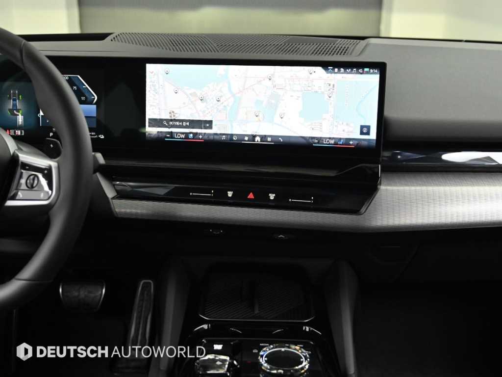 BMW 5-Series — photo 14