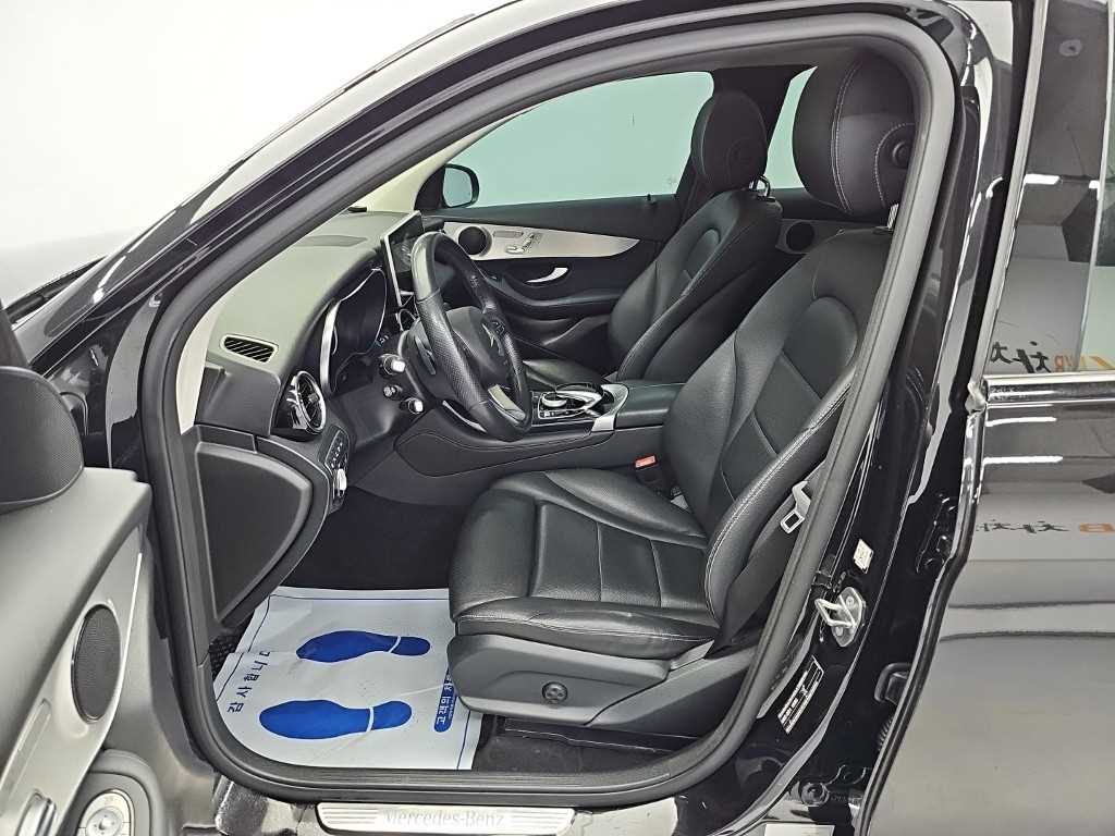 Mercedes-Benz GLC-Class — photo 11