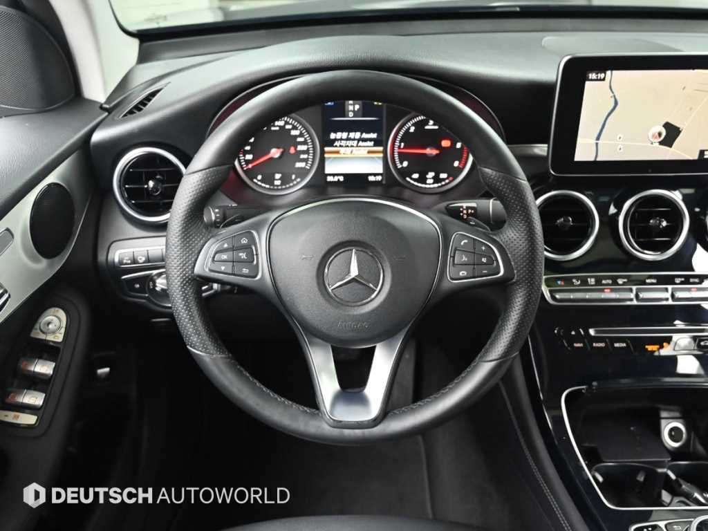 Mercedes-Benz GLC-Class — photo 13