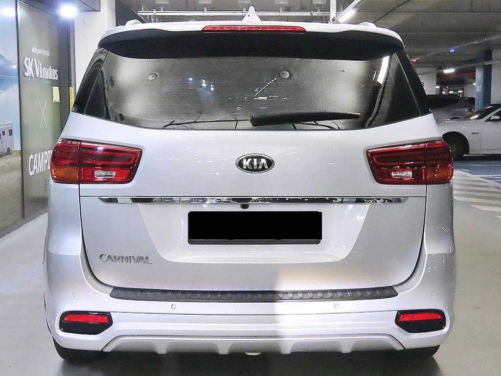 Kia Carnival — photo 05
