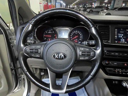 Kia Carnival — photo 08