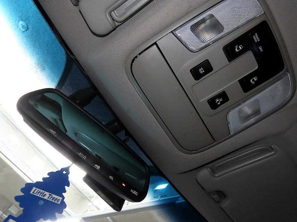 Kia Carnival — photo 15
