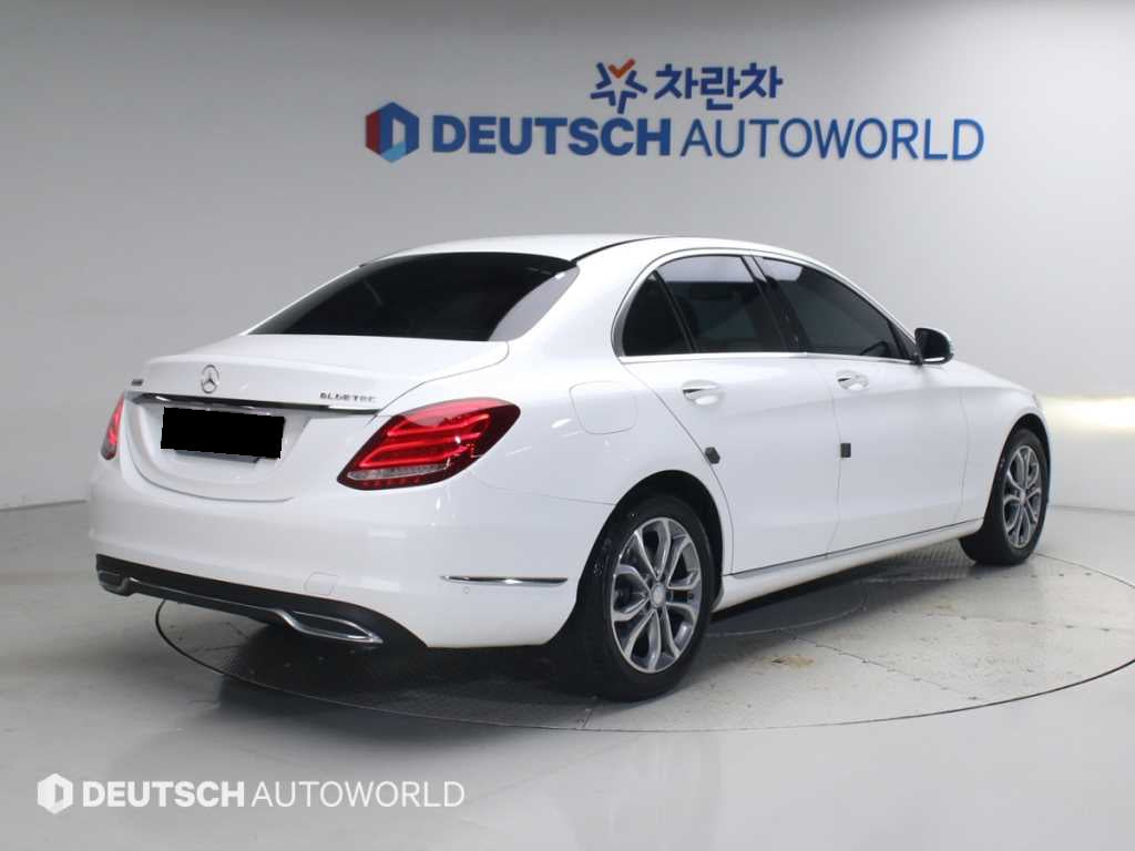 Mercedes-Benz C-Class — photo 02