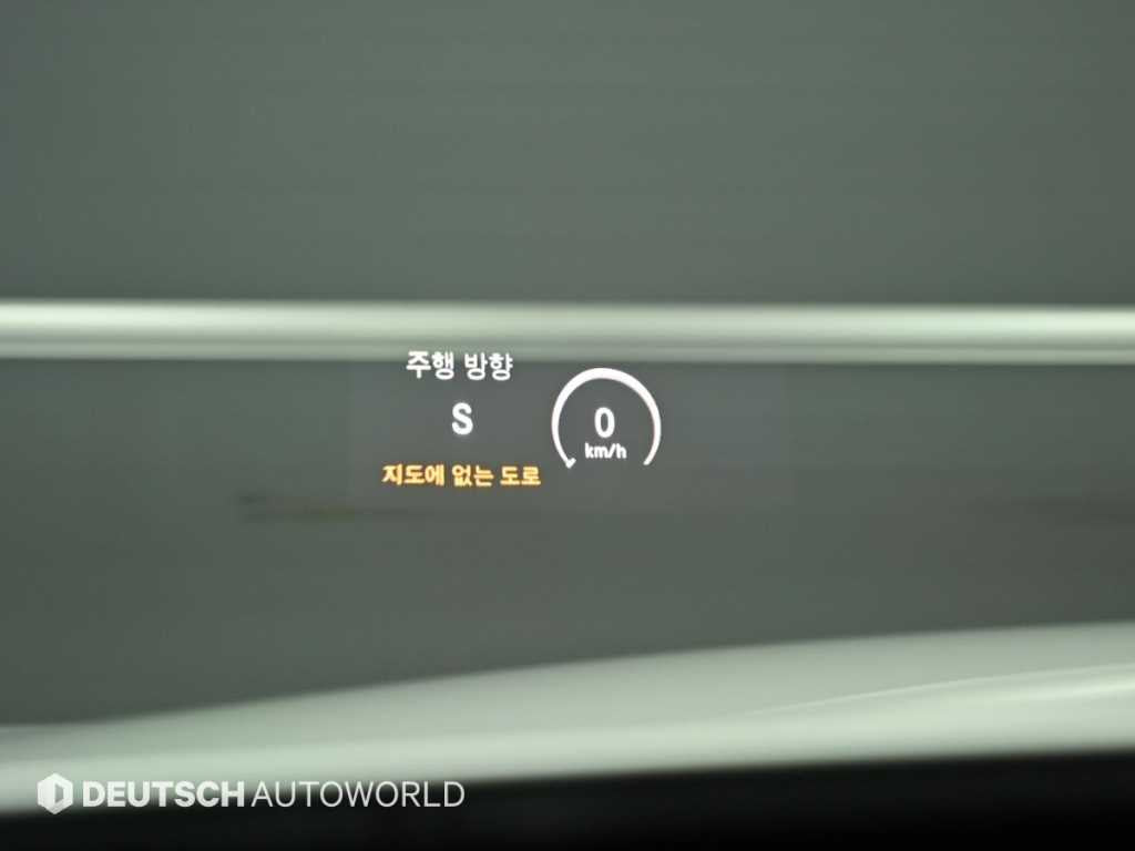 Mercedes-Benz C-Class — photo 17