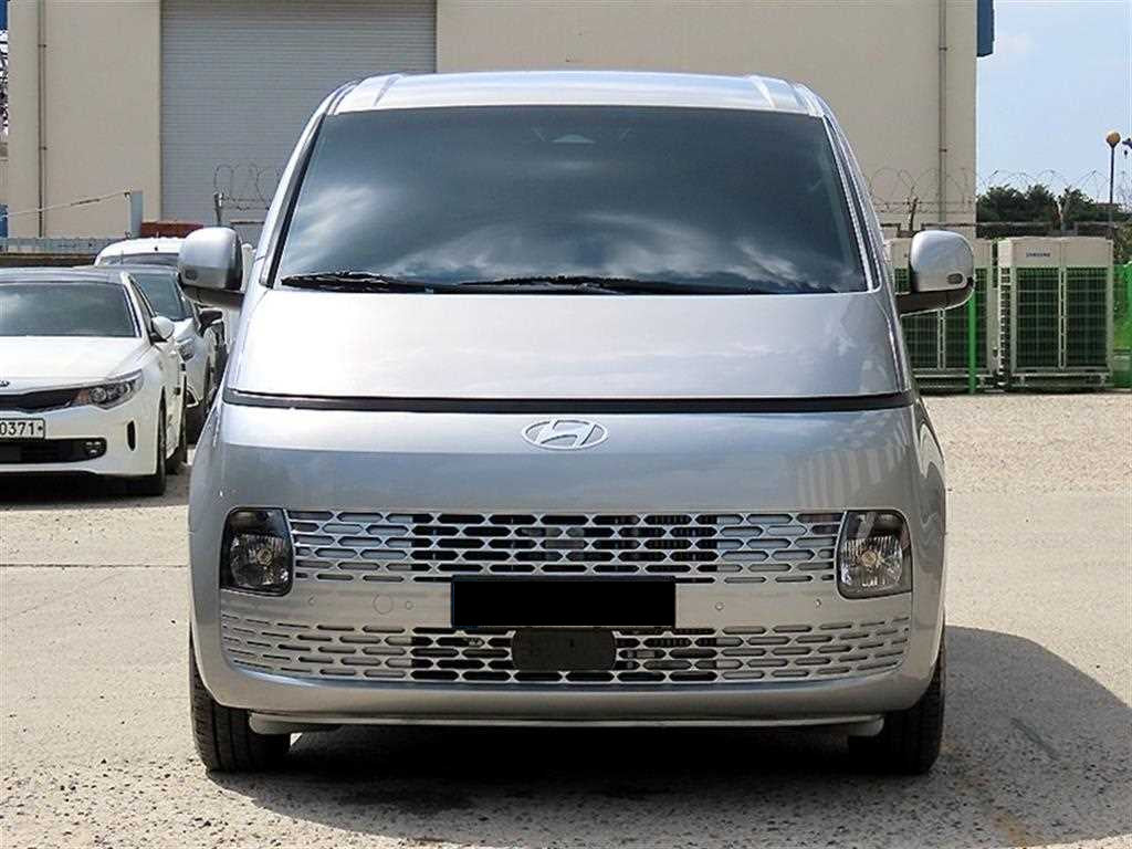 Hyundai Staria — photo 01