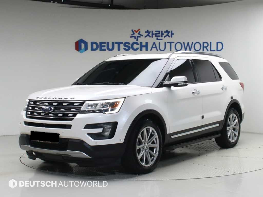 Ford Explorer — photo 01
