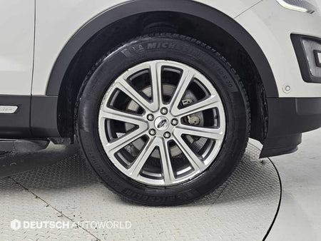 Ford Explorer — photo 05