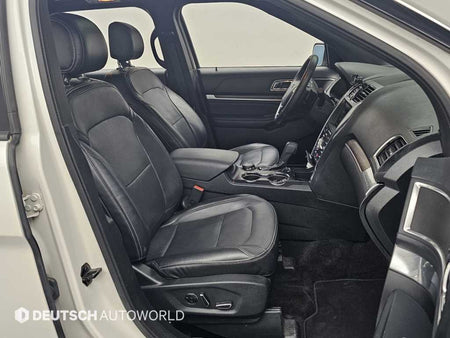 Ford Explorer — photo 10