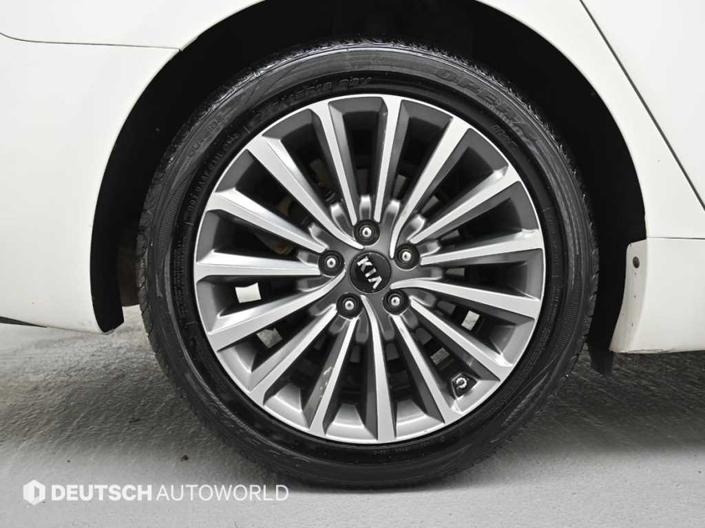 Kia K7 — photo 05