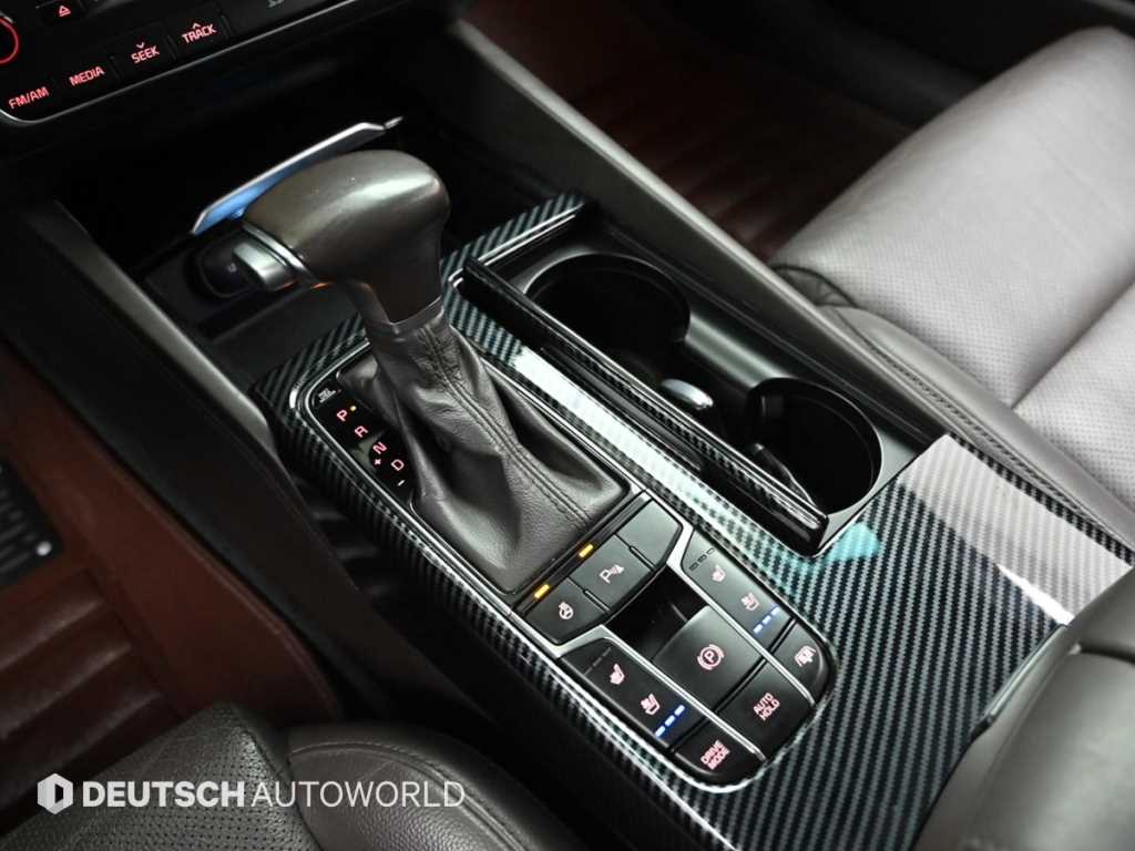 Kia K7 — photo 09