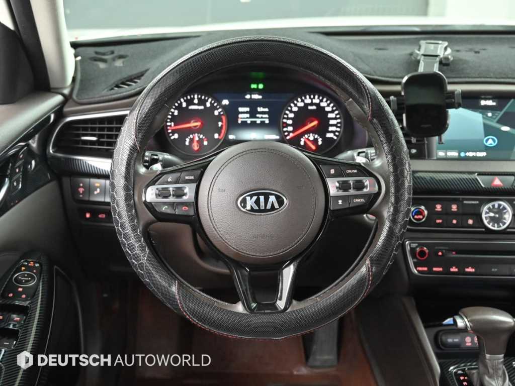 Kia K7 — photo 13