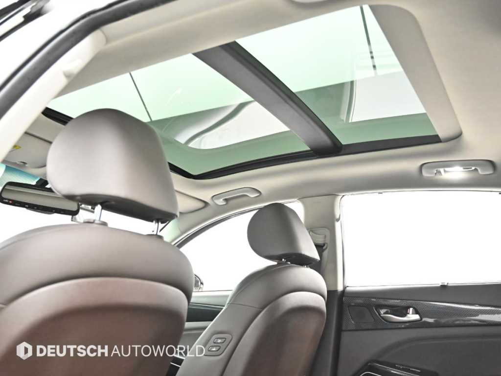 Kia K7 — photo 18