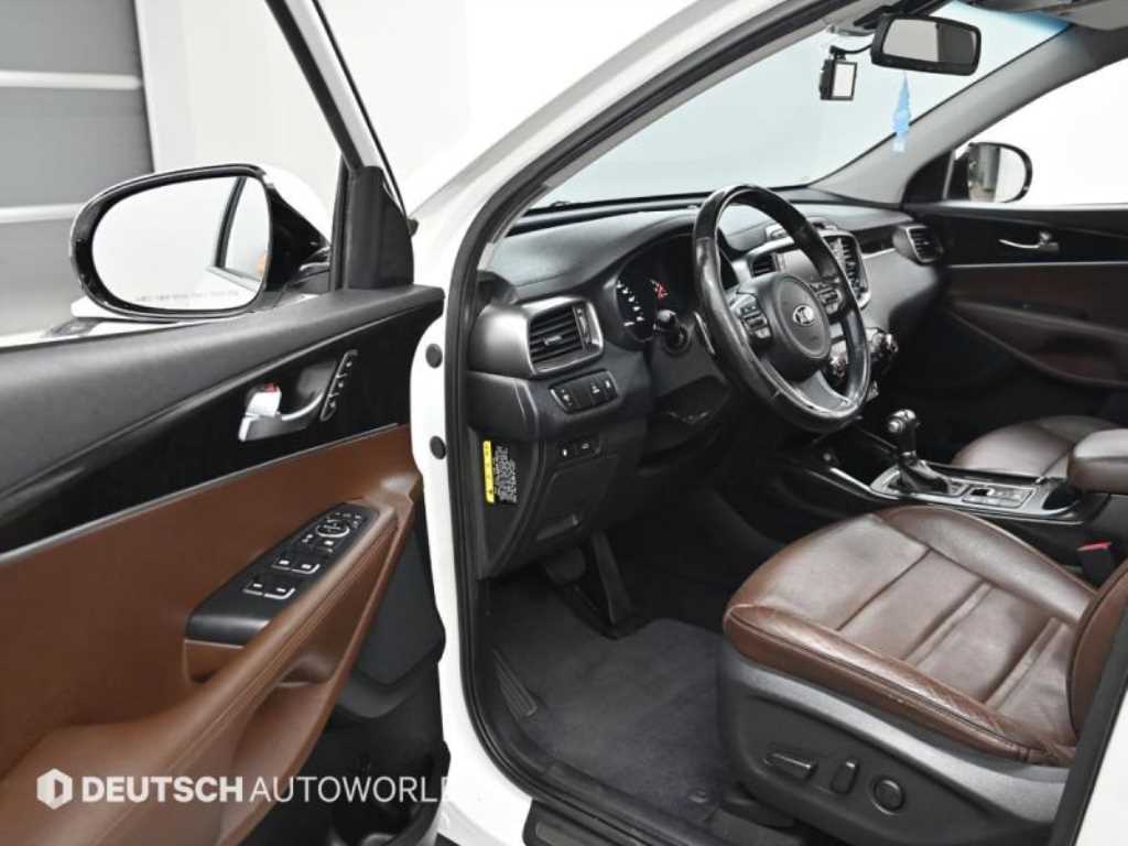 Kia Sorento — photo 11