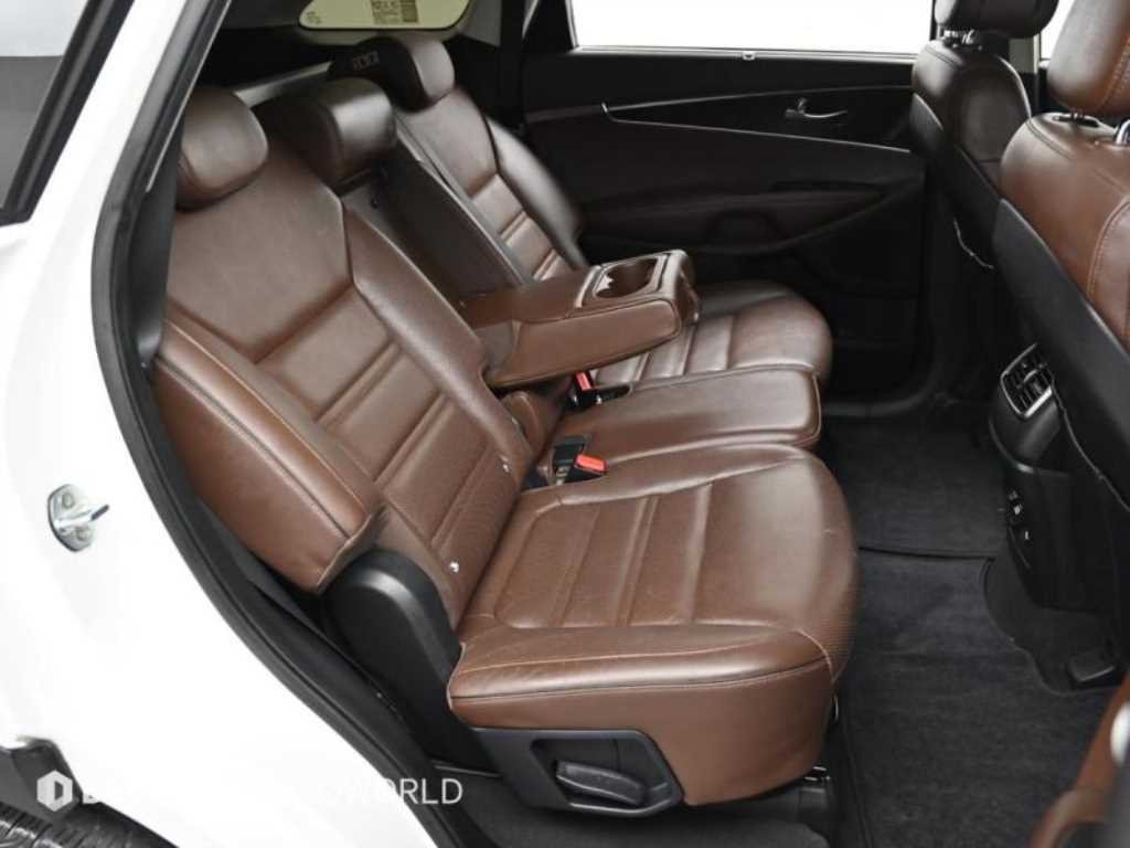 Kia Sorento — photo 12