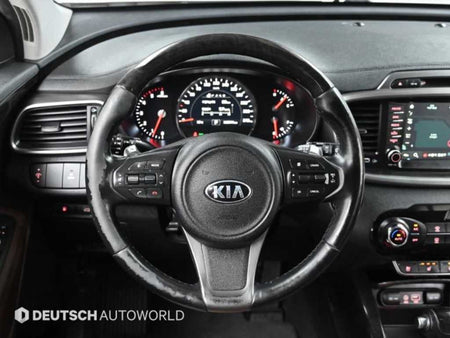 Kia Sorento — photo 13