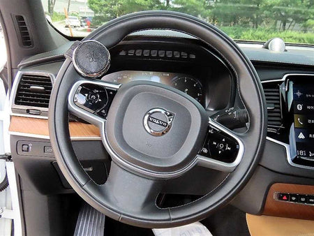 Volvo XC90 — photo 09
