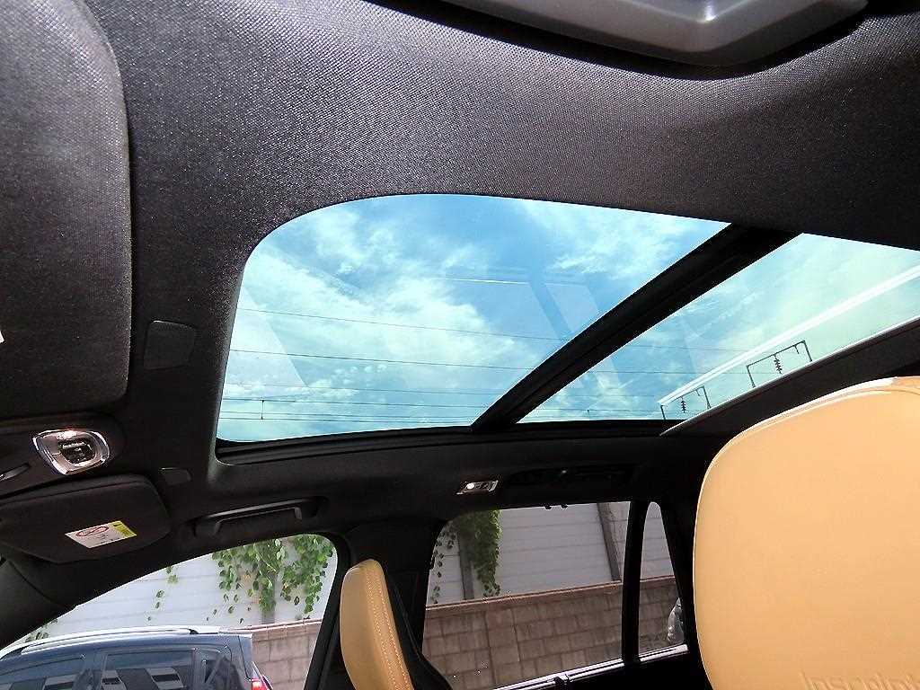 Volvo XC90 — photo 16
