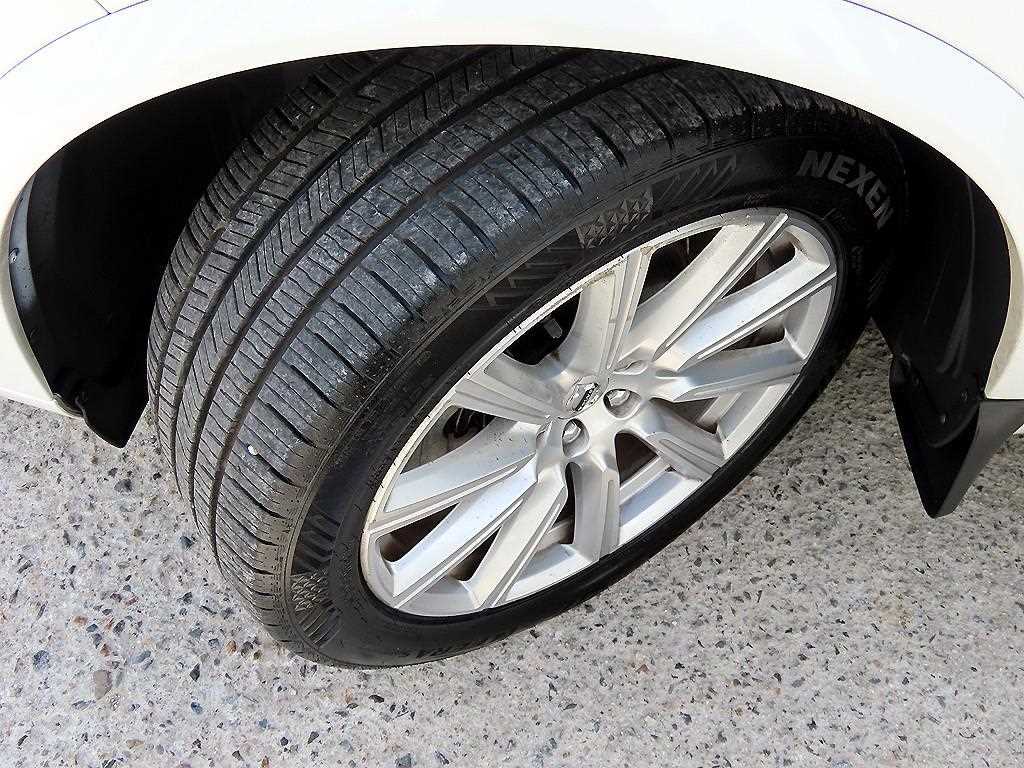 Volvo XC90 — photo 20