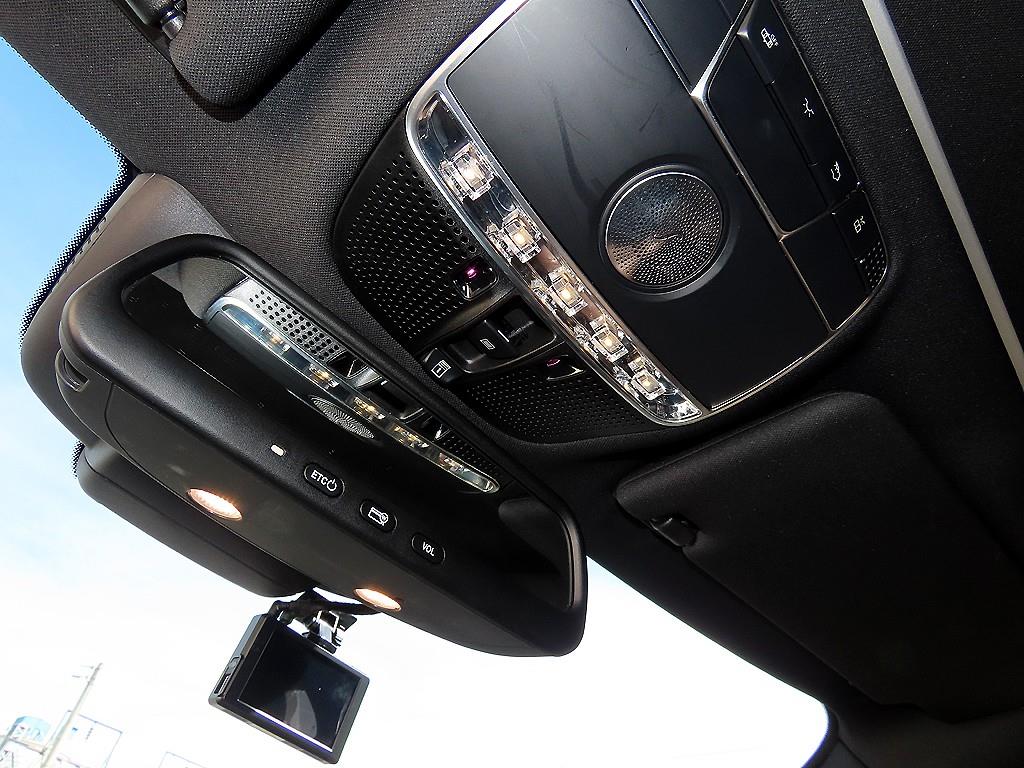 Mercedes-Benz S-Class — photo 14