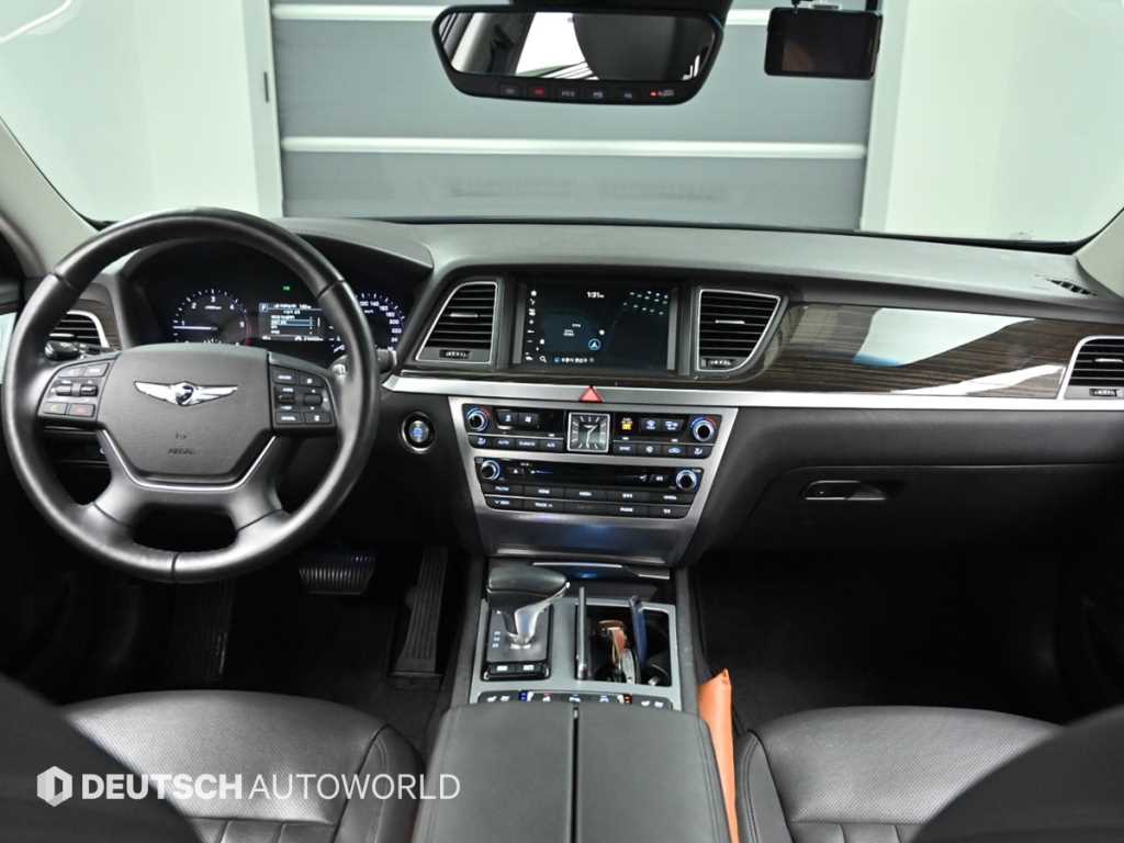 Genesis G80 — photo 07