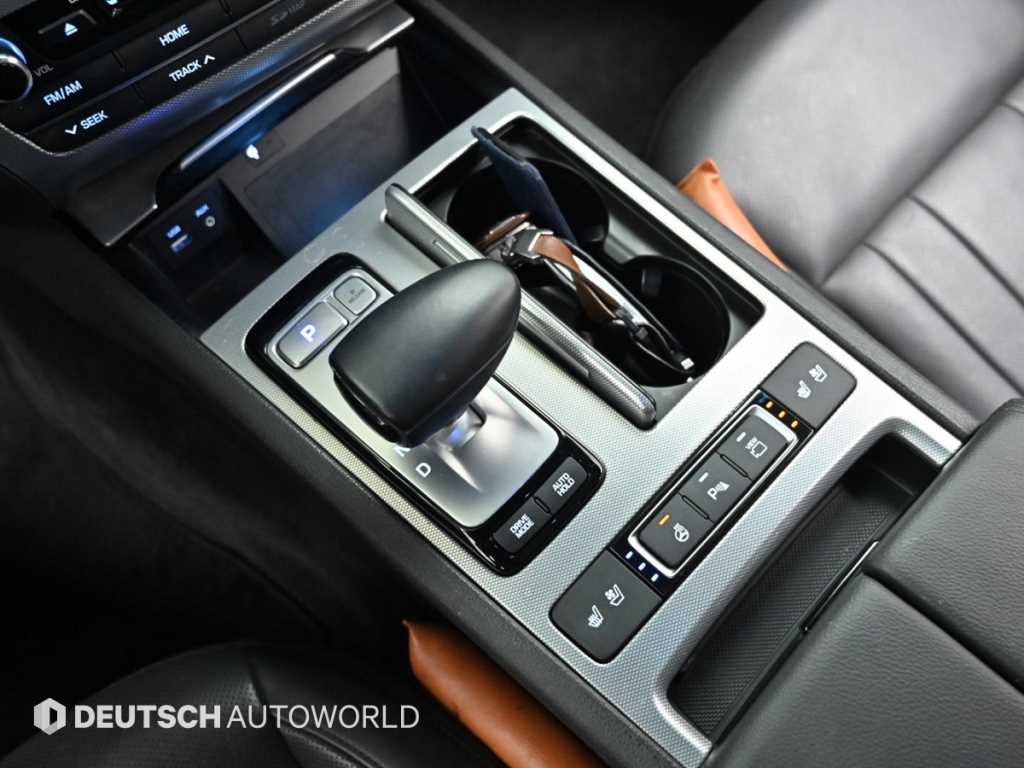 Genesis G80 — photo 09
