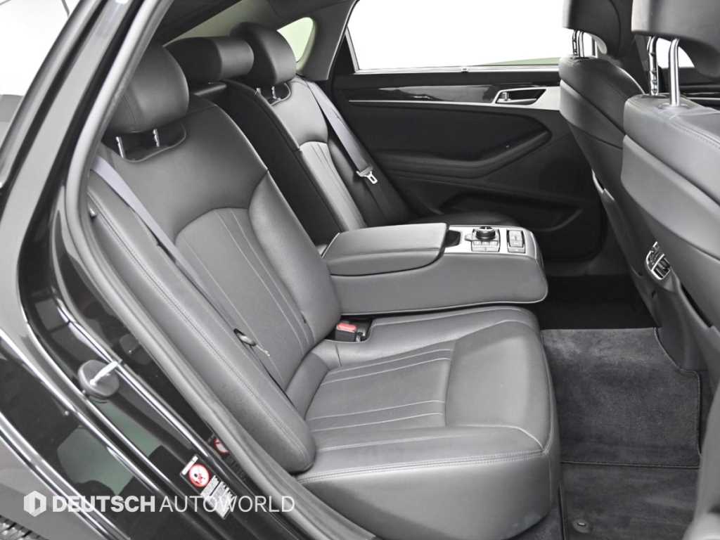 Genesis G80 — photo 12