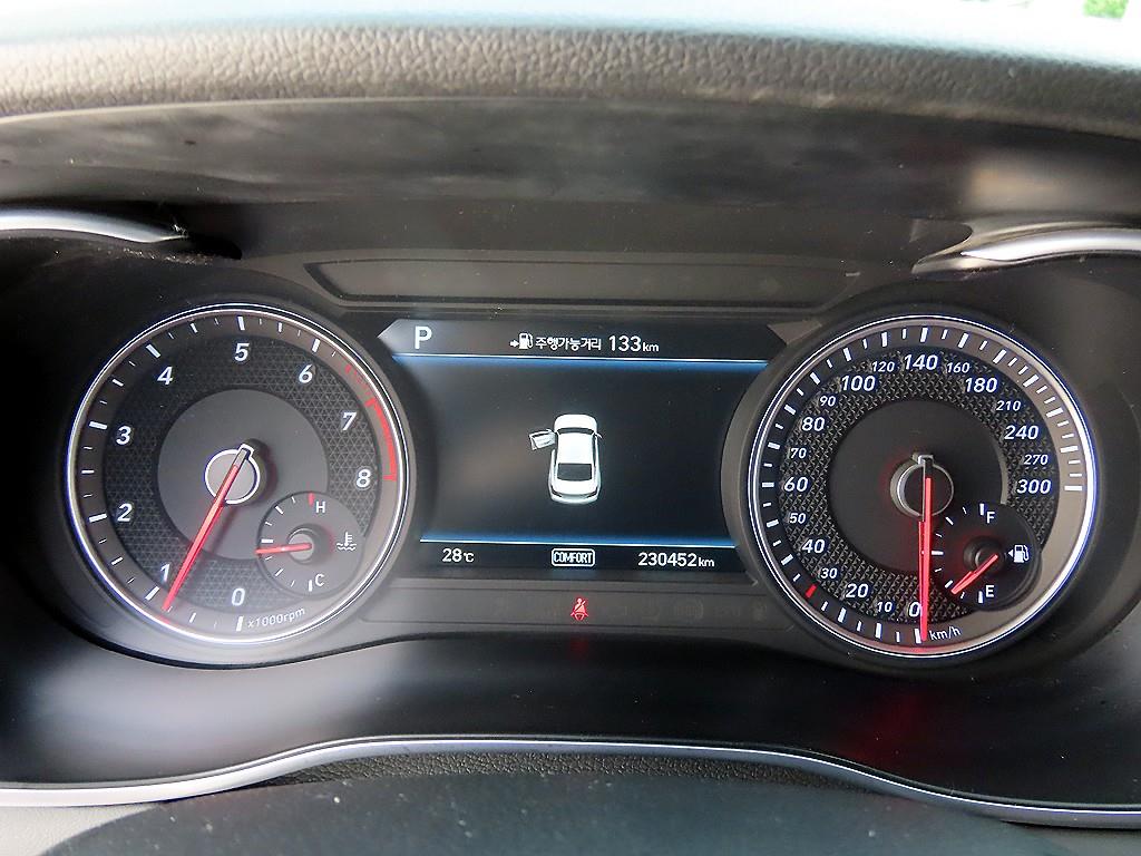 Genesis G70 — photo 09